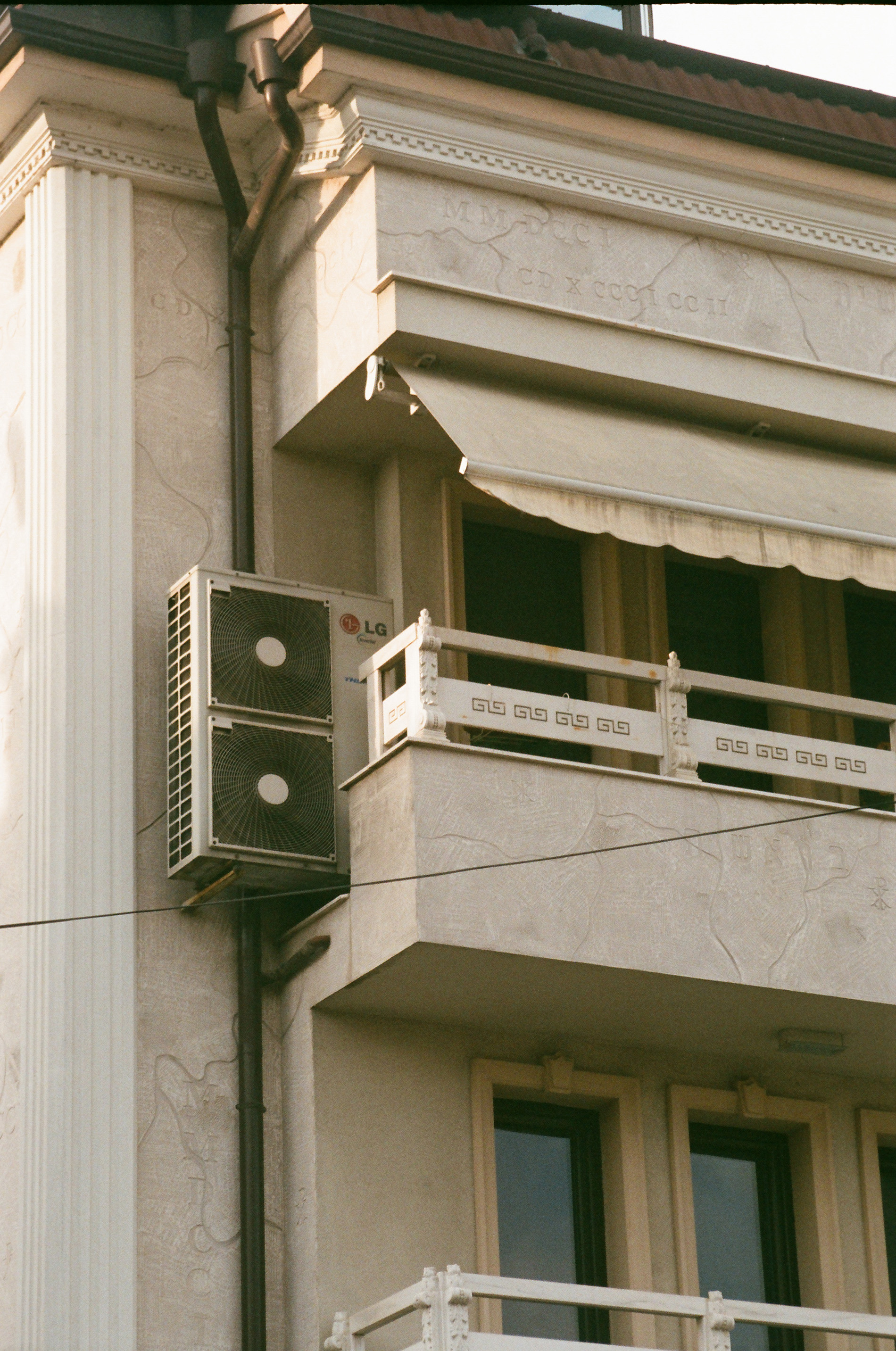 Roman air conditioners (beige), 2023